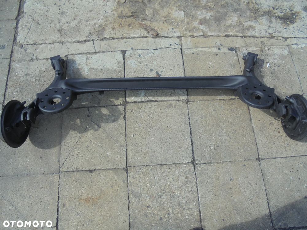 tylna belka toyota yaris 2 - 4
