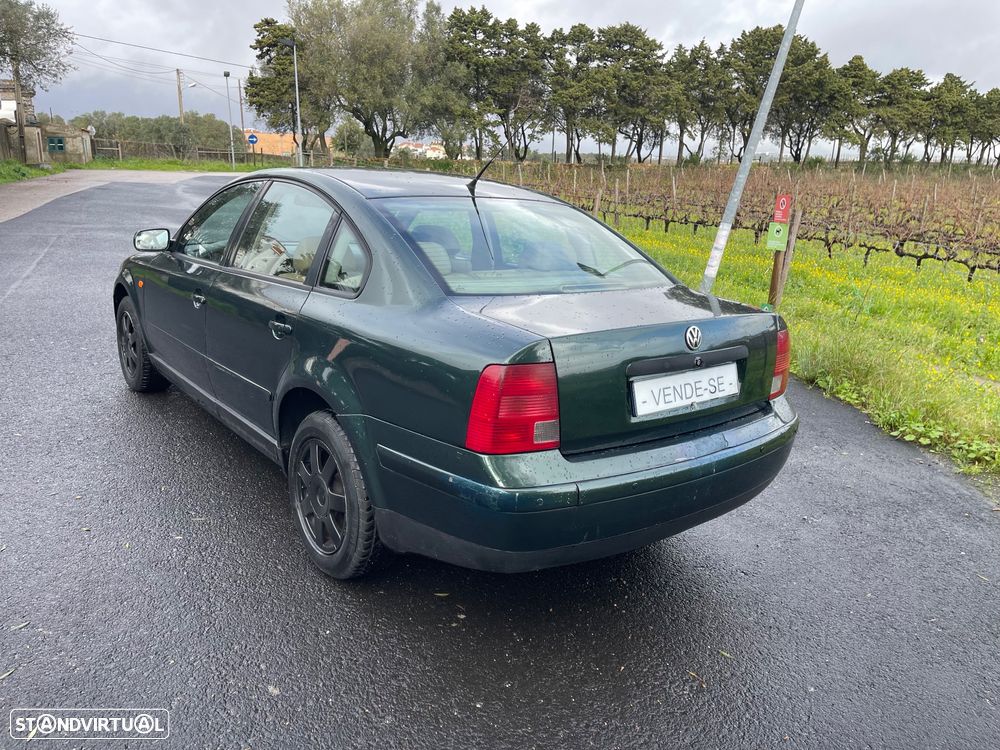 VW Passat 1.9 TDi Confortline - 4