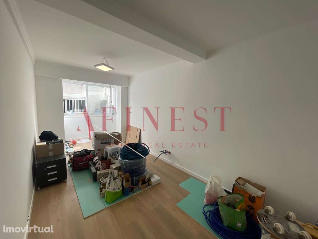 APARTAMENTO T2+1 TOTALMENTE REMODELADO NA AMADORA - Grande imagem: 2/16