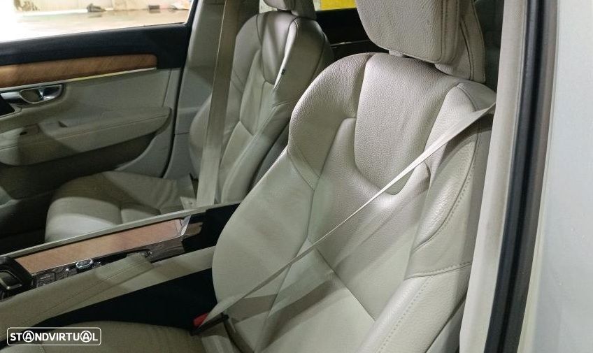 Volvo V90 2.0 B4 Momentum Plus Geartronic - 5