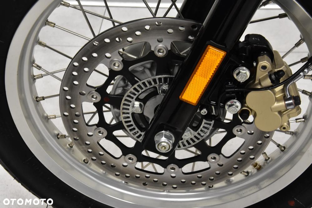 Royal Enfield Interceptor - 33