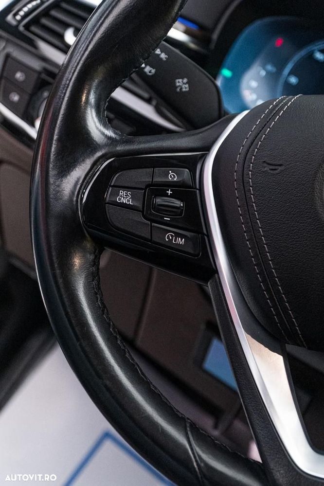 BMW Seria 5 530e iPerformance Aut. Luxury Line - 28