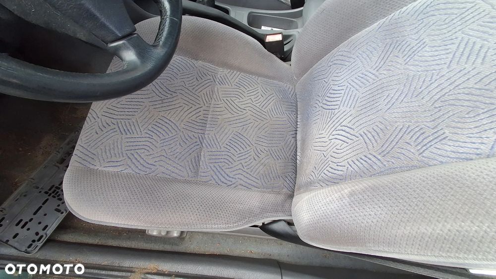 TOYOTA AVENSIS T22 FOTEL LEWY KIEROWCY PRAWY PASAŻERA PRZEDNI PRZÓD nr. 59/3 - 2