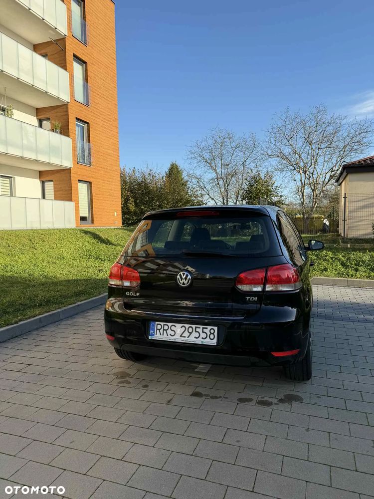 Volkswagen Golf - 6
