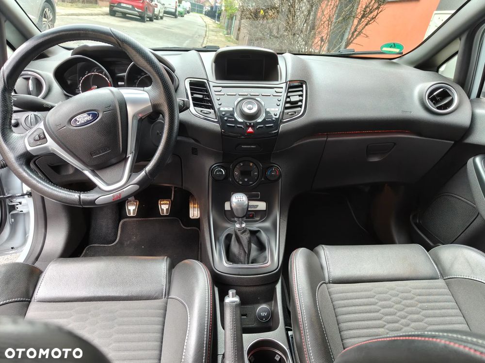 Ford Fiesta 1.6 EcoBoost ST200 - 13