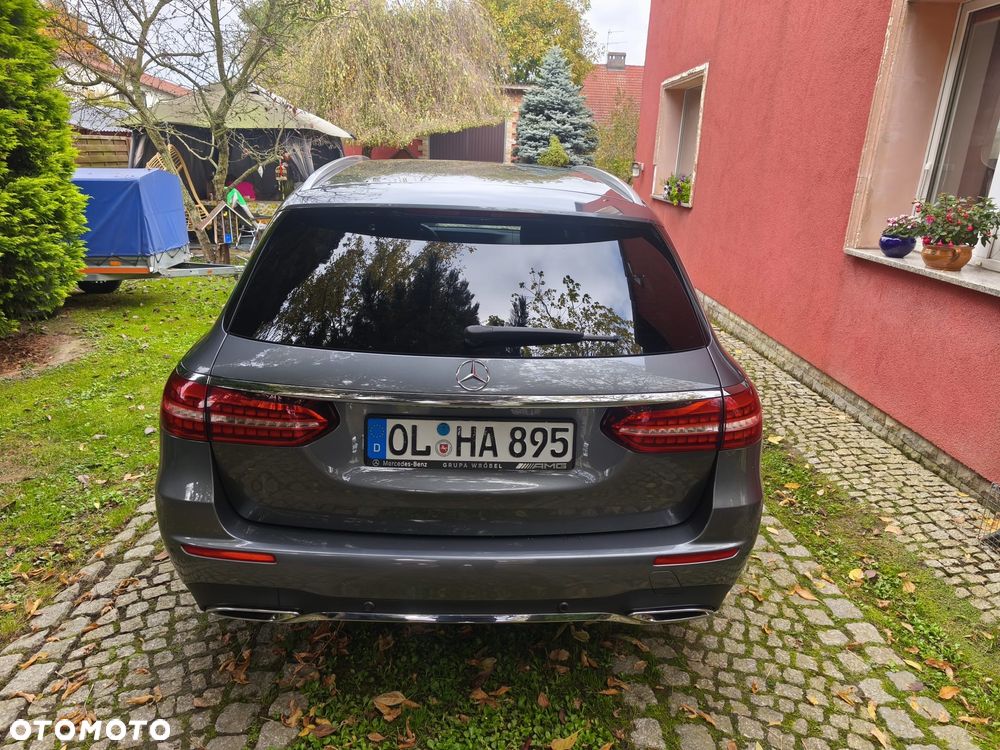 Mercedes-Benz Klasa E 220 d T 9G-TRONIC AMG Line - 9