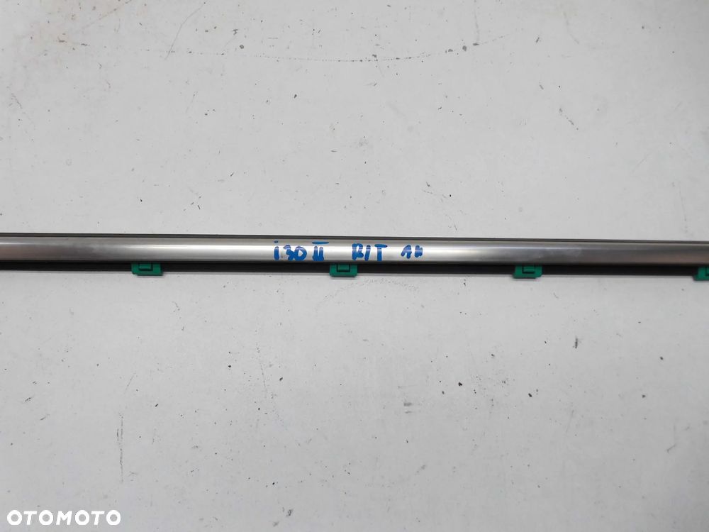 LISTWA ZGARNIAJĄCA SZYBY DRZWI HYUNDAI I30 II HATCHBACK PRAWA TYLNA CHROM - 3
