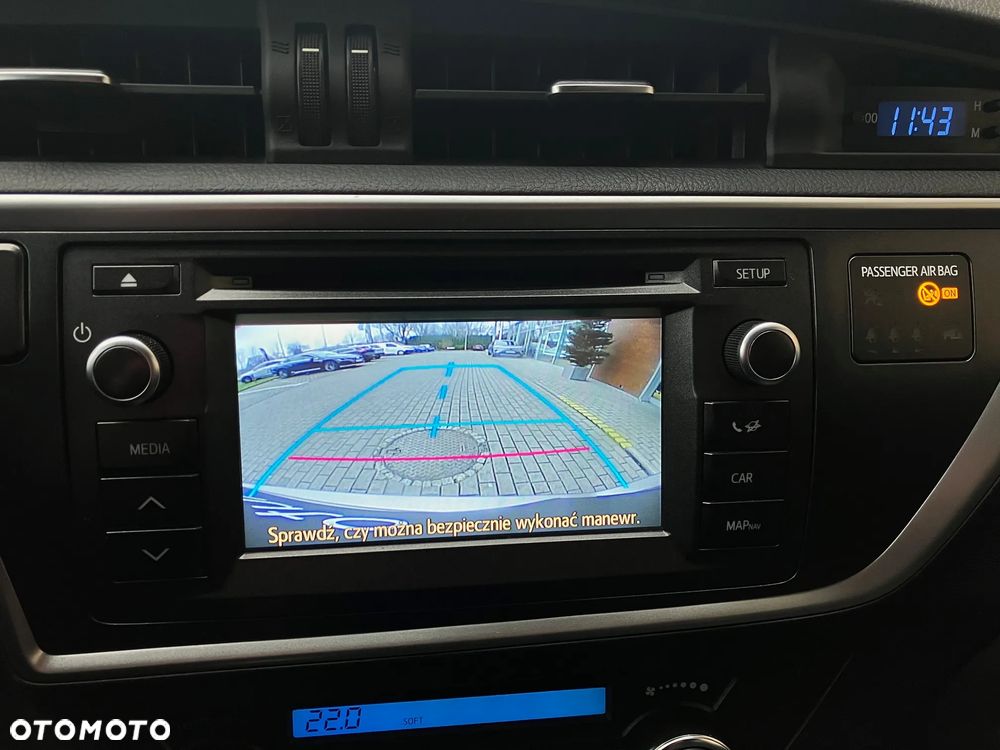 Toyota Auris 1.6 Premium - 21