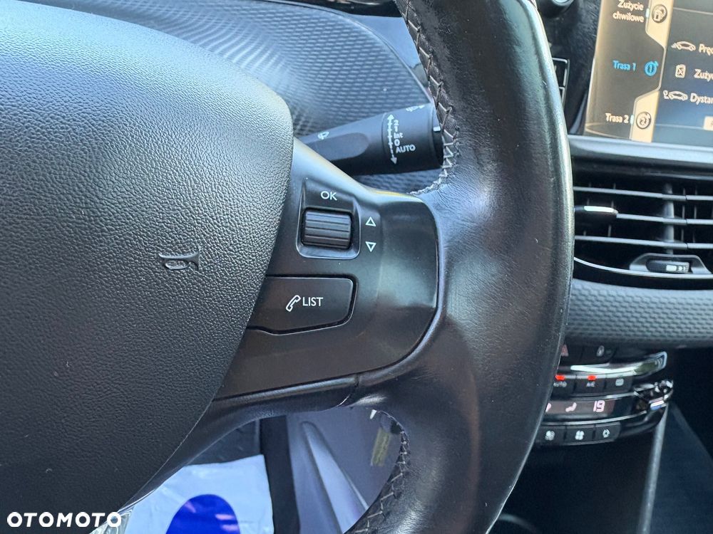 Peugeot 2008 1.6 VTi Allure - 17