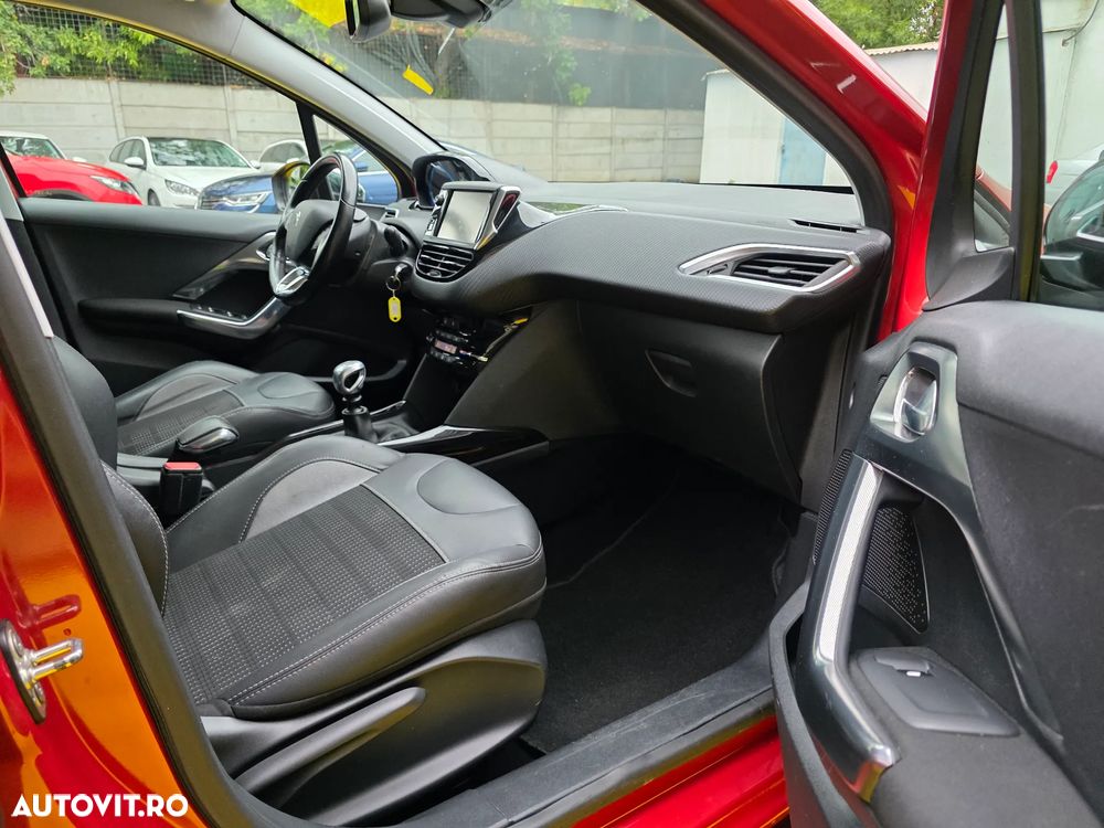 Peugeot 2008 1.2 L PureTech STT Allure - 12