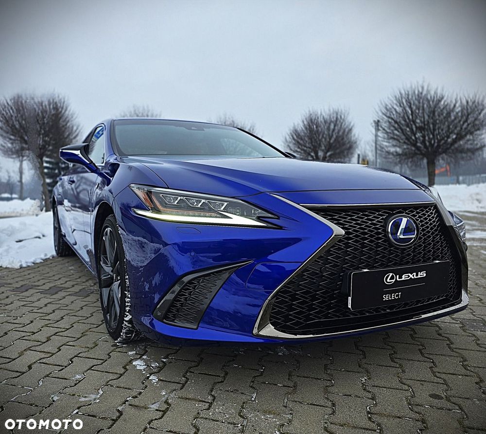 Lexus ES 300h F Sport Edition - 4