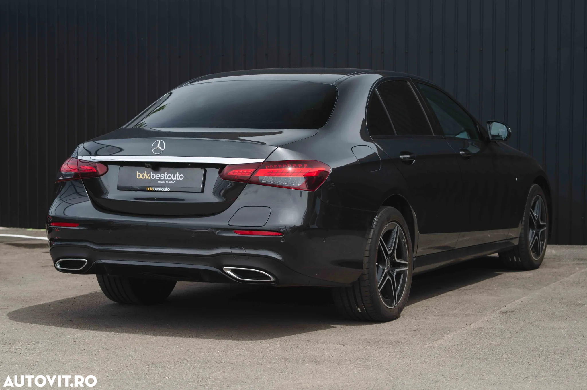 Mercedes-Benz E 300e 4Matic 9G-TRONIC Edition AMG Line - 34