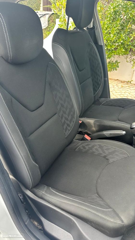 Renault Clio 0.9 TCe Limited Bi-Fuel - 8