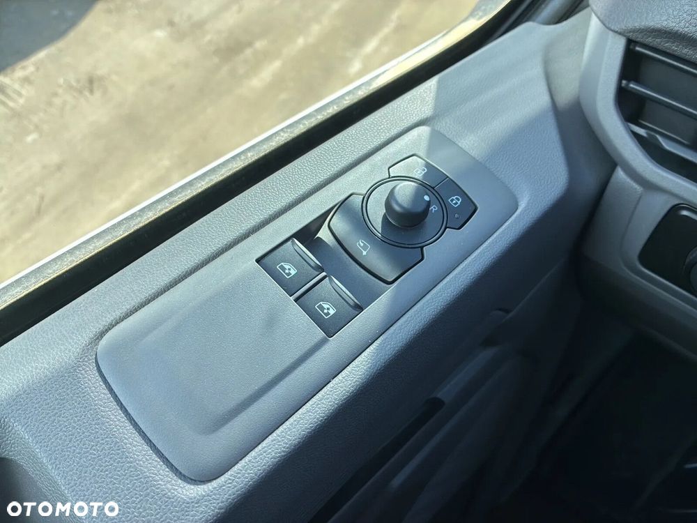 Volkswagen Transporter - 36
