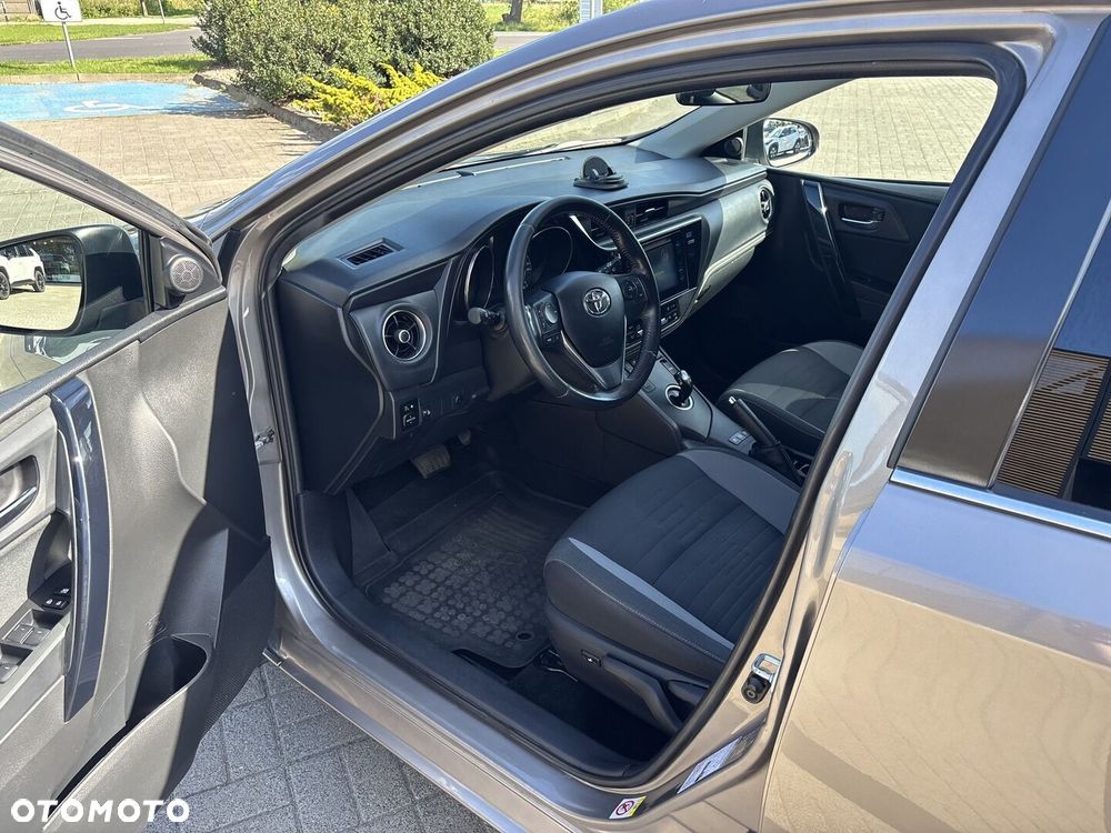 Toyota Auris - 22