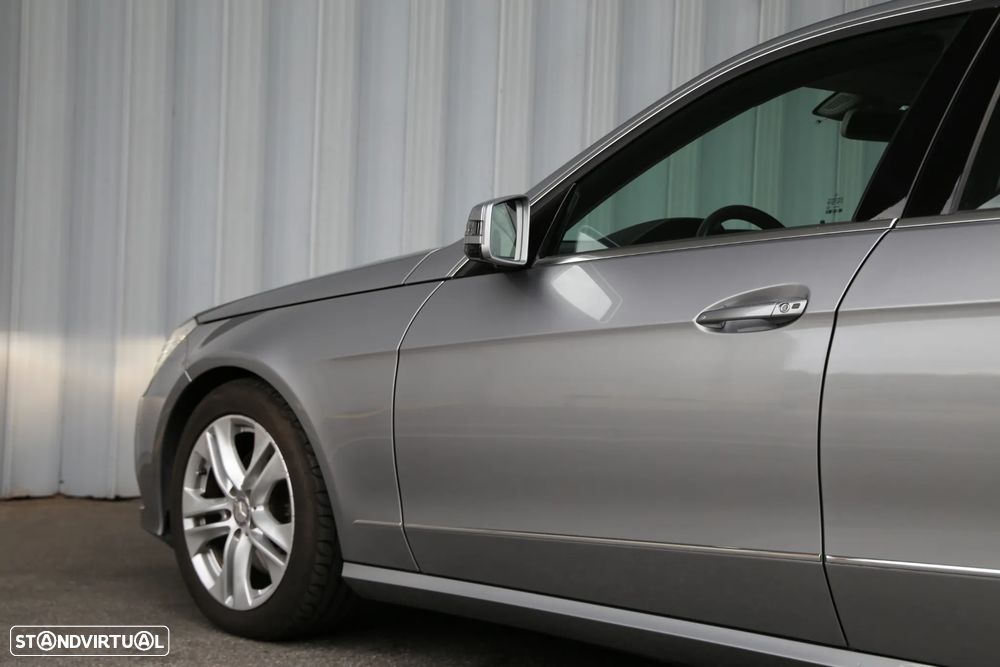 Mercedes-Benz E 300 Bluetec Hybrid Avantgarde - 19