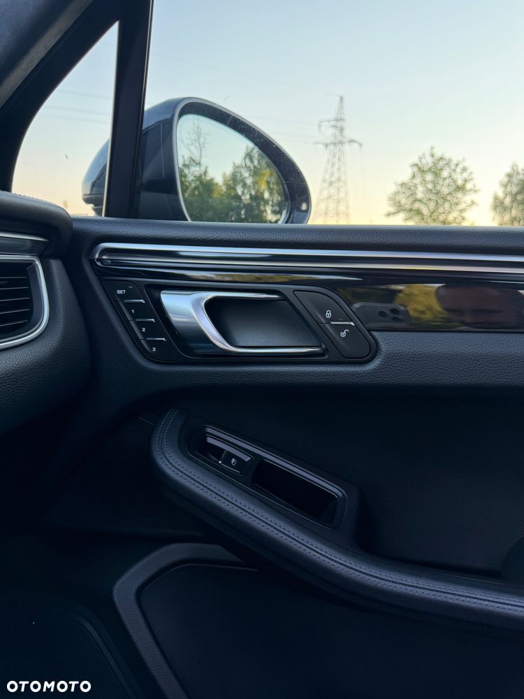 Porsche Macan Turbo - 12