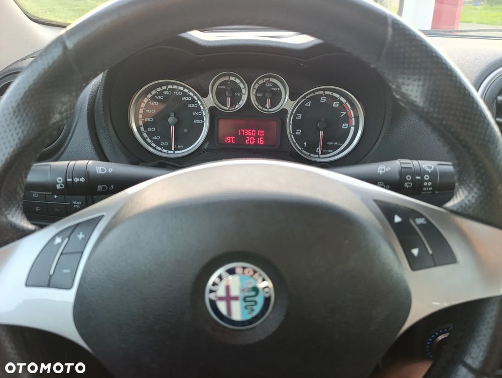 Alfa Romeo Mito 1.4 16V - 12