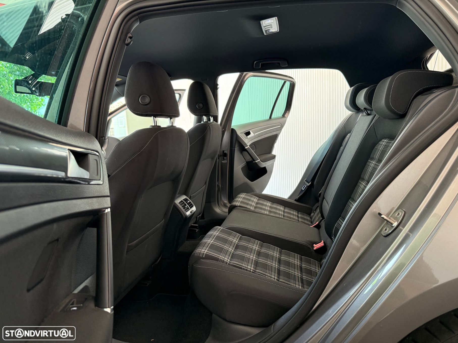 VW Golf 2.0 TDi GTD - 32