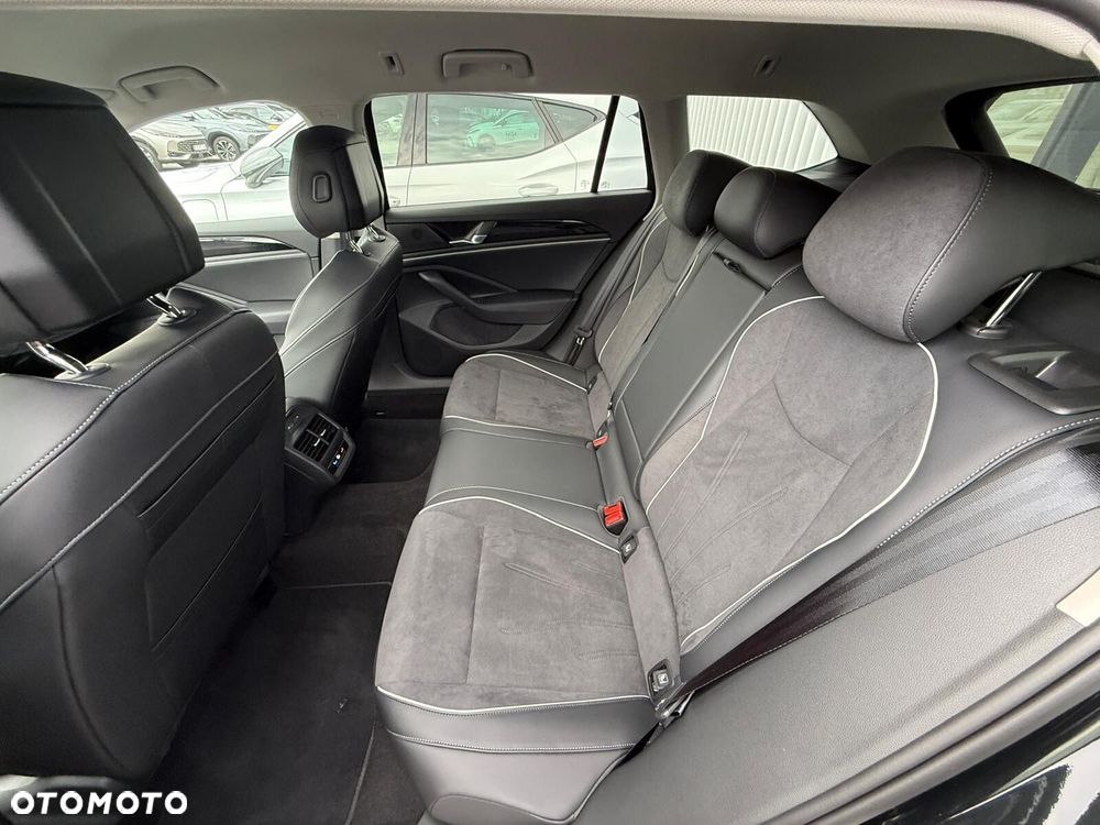 Volkswagen Passat - 27