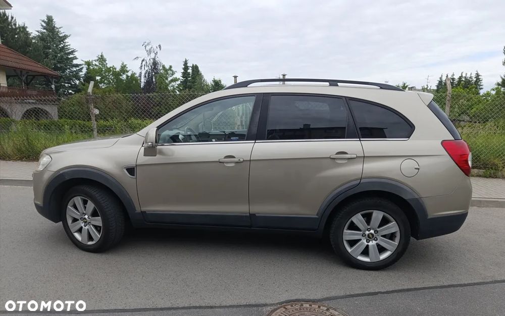 Chevrolet Captiva 2.0 d High - 3