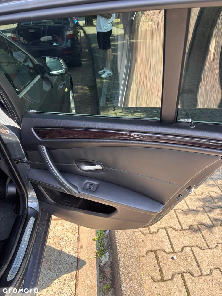 BMW Seria 5 520d Edition Exclusive - 17