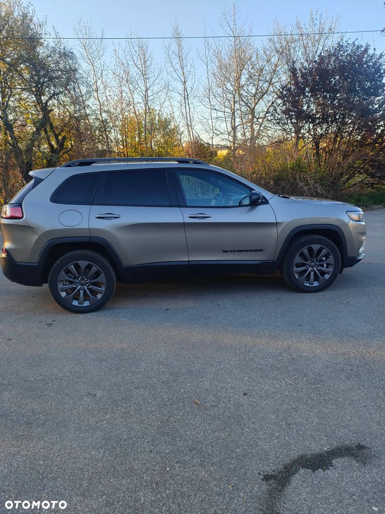 Jeep Cherokee - 9