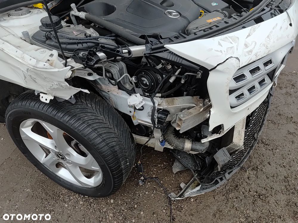 Mercedes-Benz GLA - 26