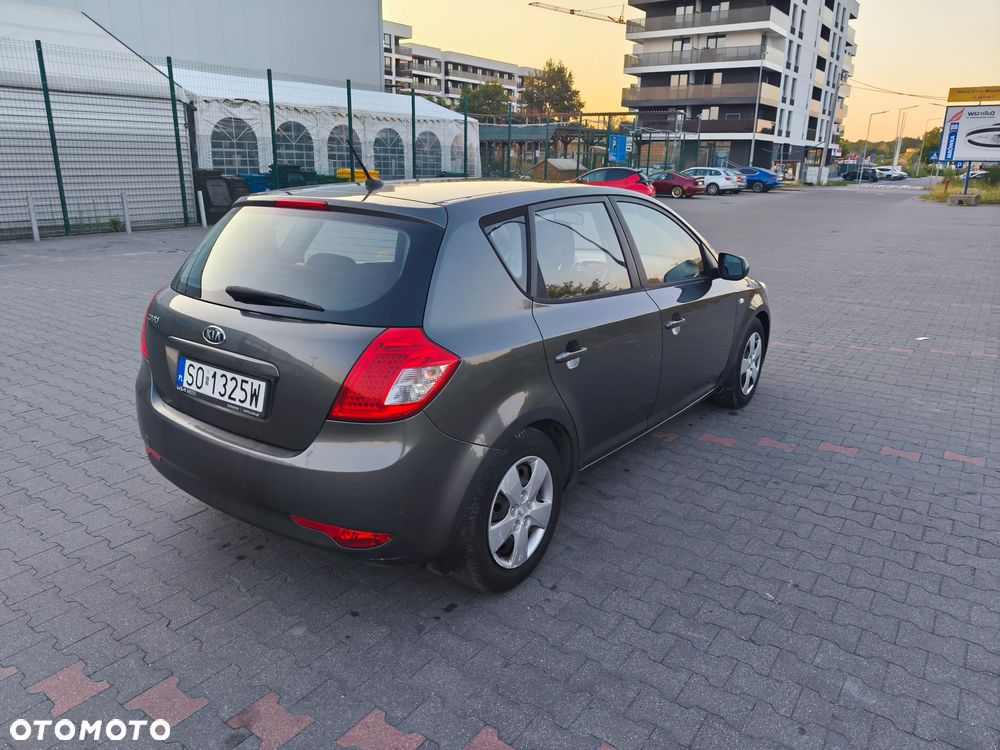 Kia Ceed 1.4 Comfort + - 5