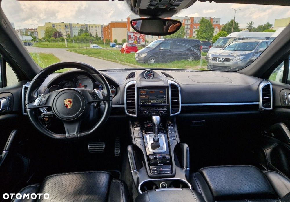 Porsche Cayenne - 10