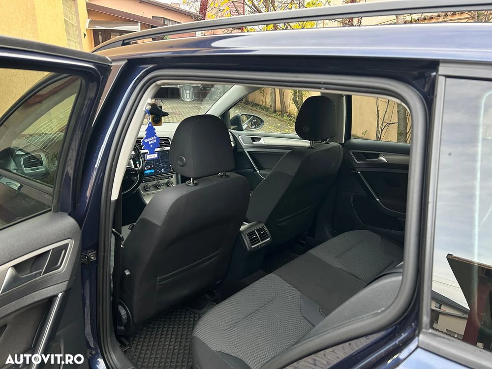 Volkswagen Golf 1.6 TDI DPF BlueMotion Technology Comfortline - 23