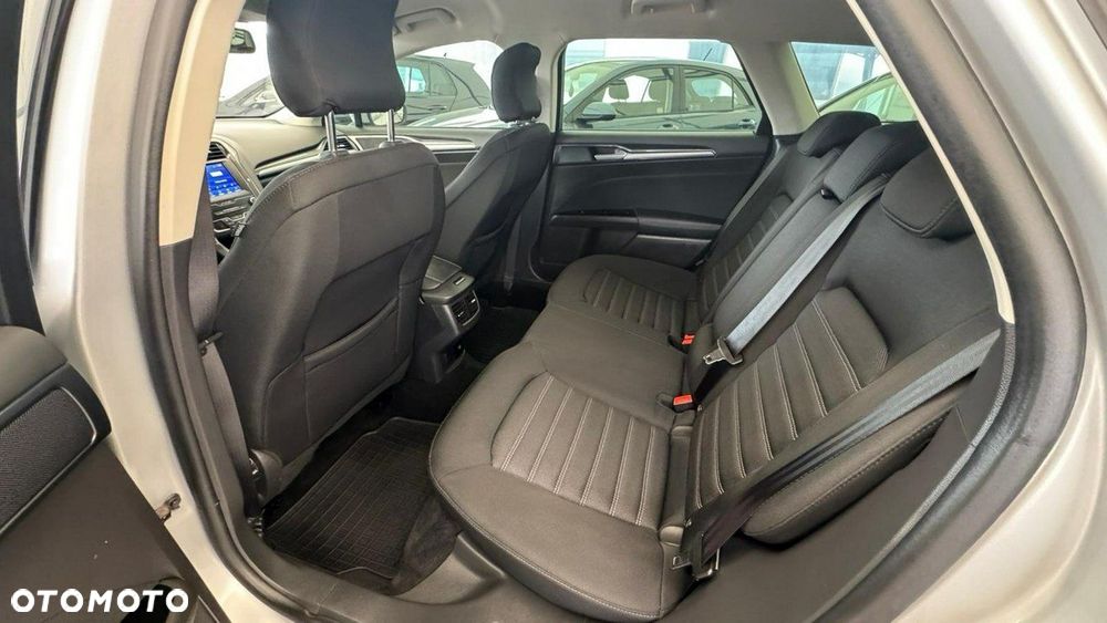 Ford Mondeo - 34