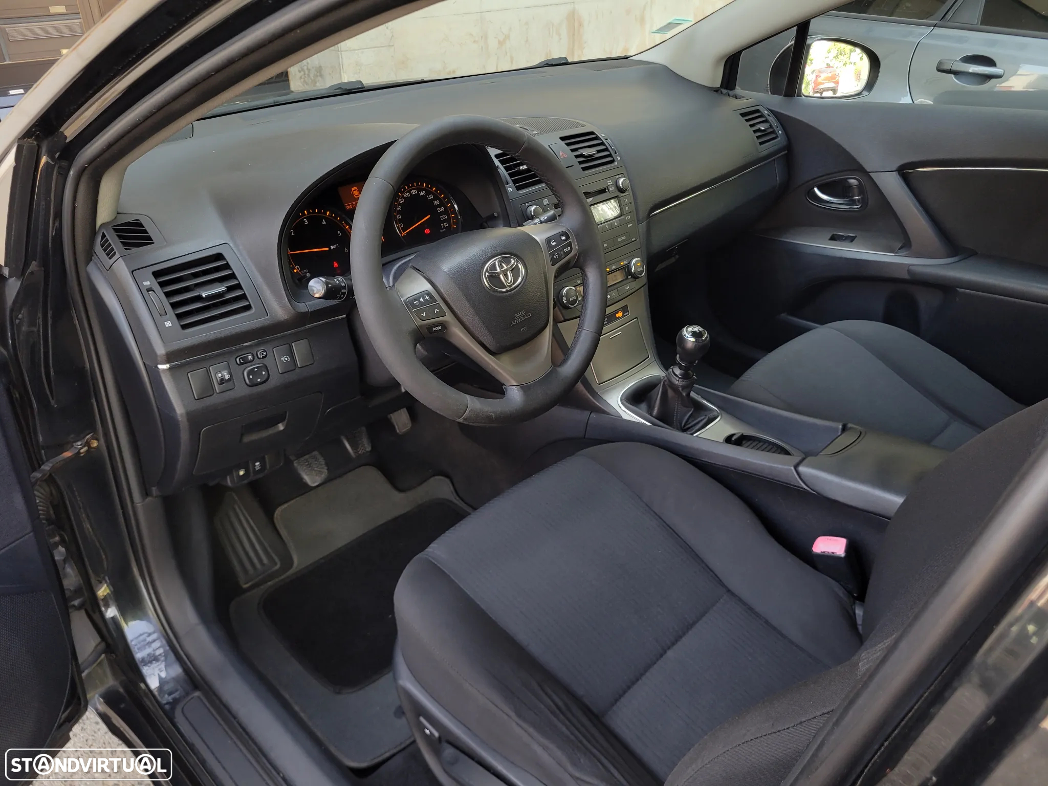 Toyota Avensis SW 2.0 D-4D - 8