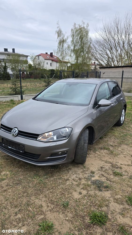 Volkswagen Golf 1.2 TSI BlueMotion Technology Comfortline - 2
