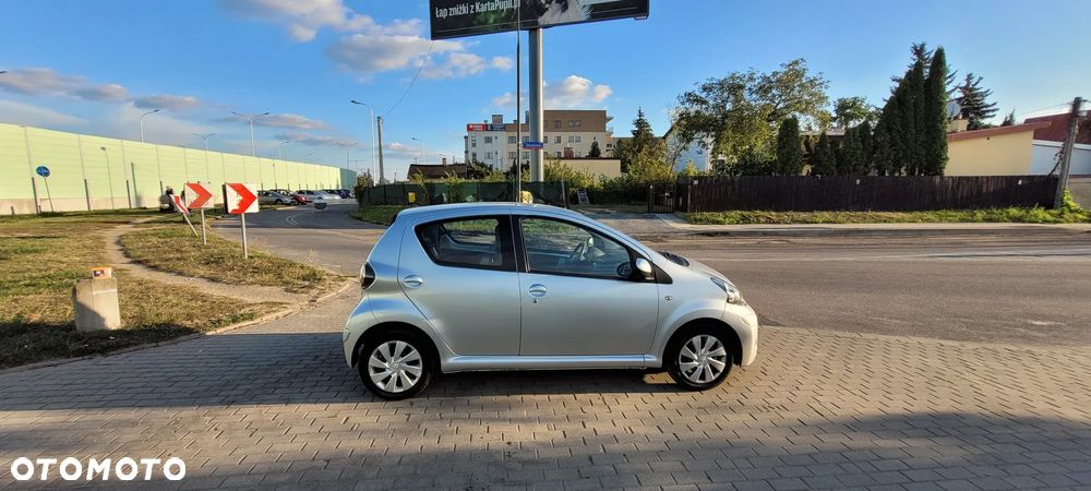 Toyota Aygo 1.0 VVT-i Sol EU5 - 6