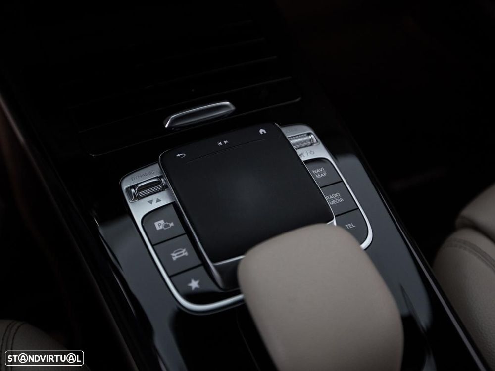 Mercedes-Benz CLA 180 - 21
