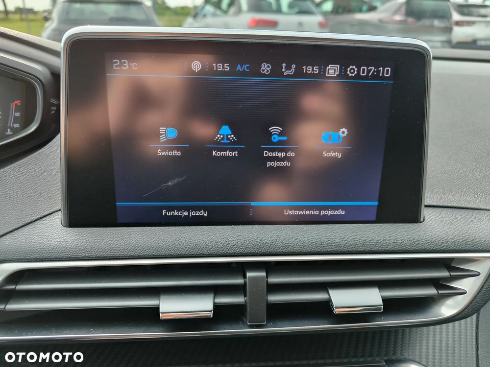 Peugeot 3008 1.6 BlueHDi Style S&S - 23