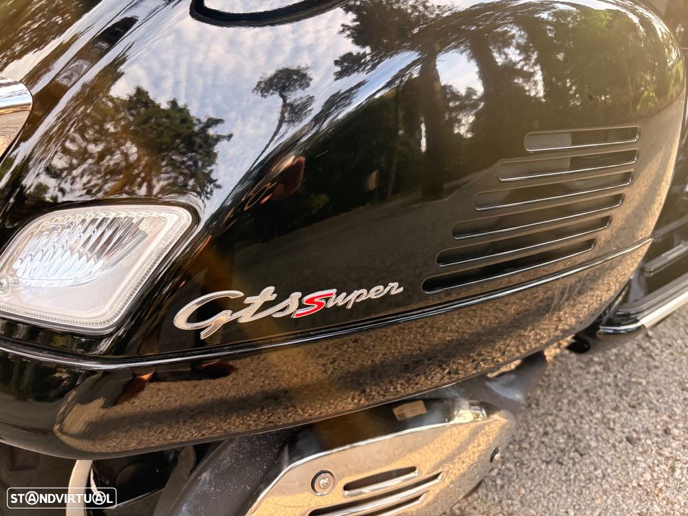 Vespa GTS Super Super - 14