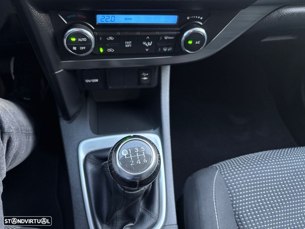 Toyota Auris Touring Sports 1.4 D-4D Design Edition - 14