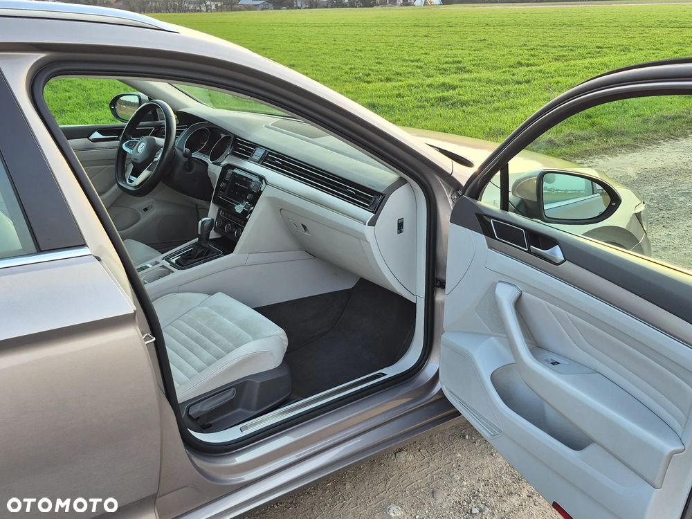 Volkswagen Passat 2.0 TDI 4Mot Elegance DSG - 32