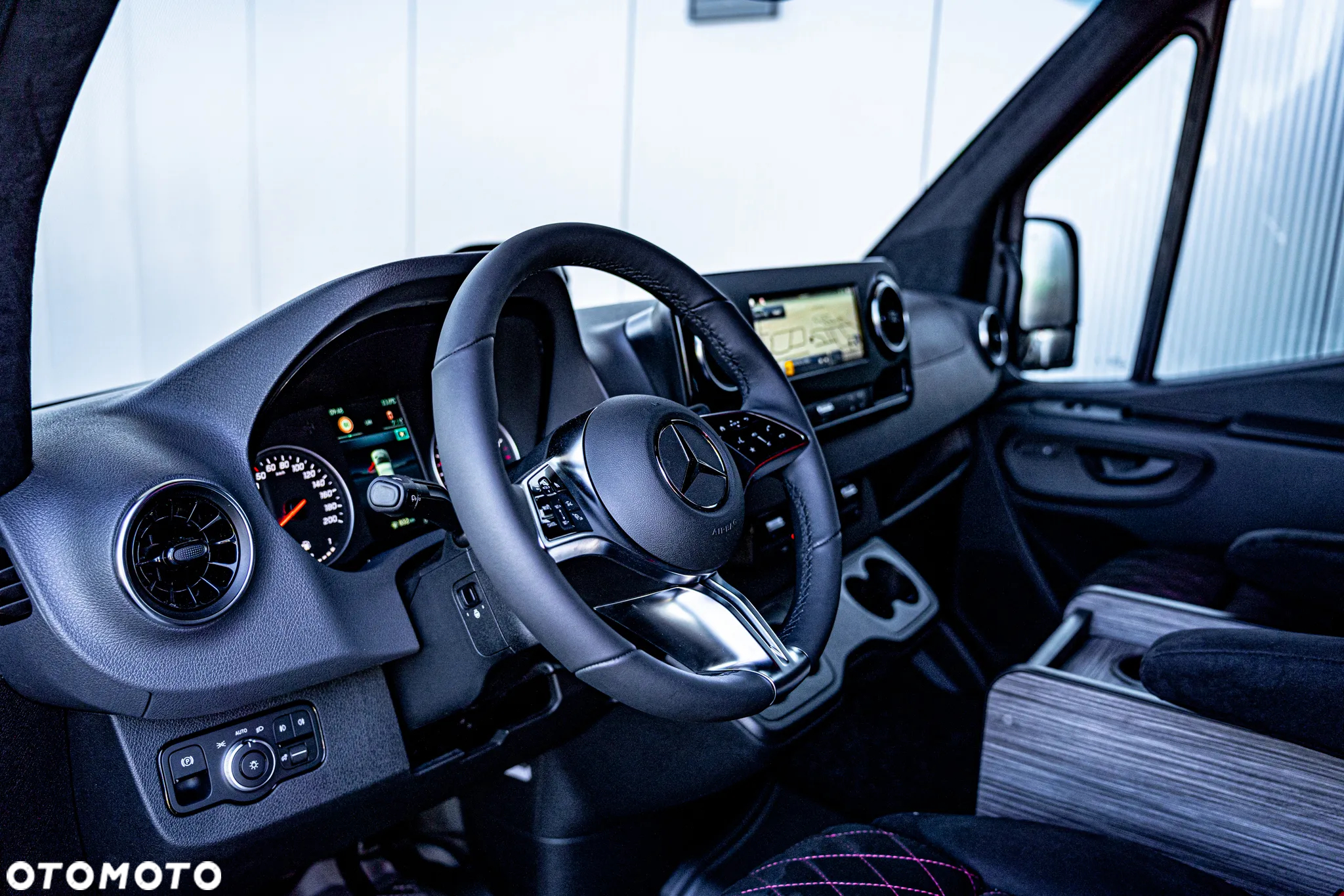 Mercedes-Benz Sprinter - 6