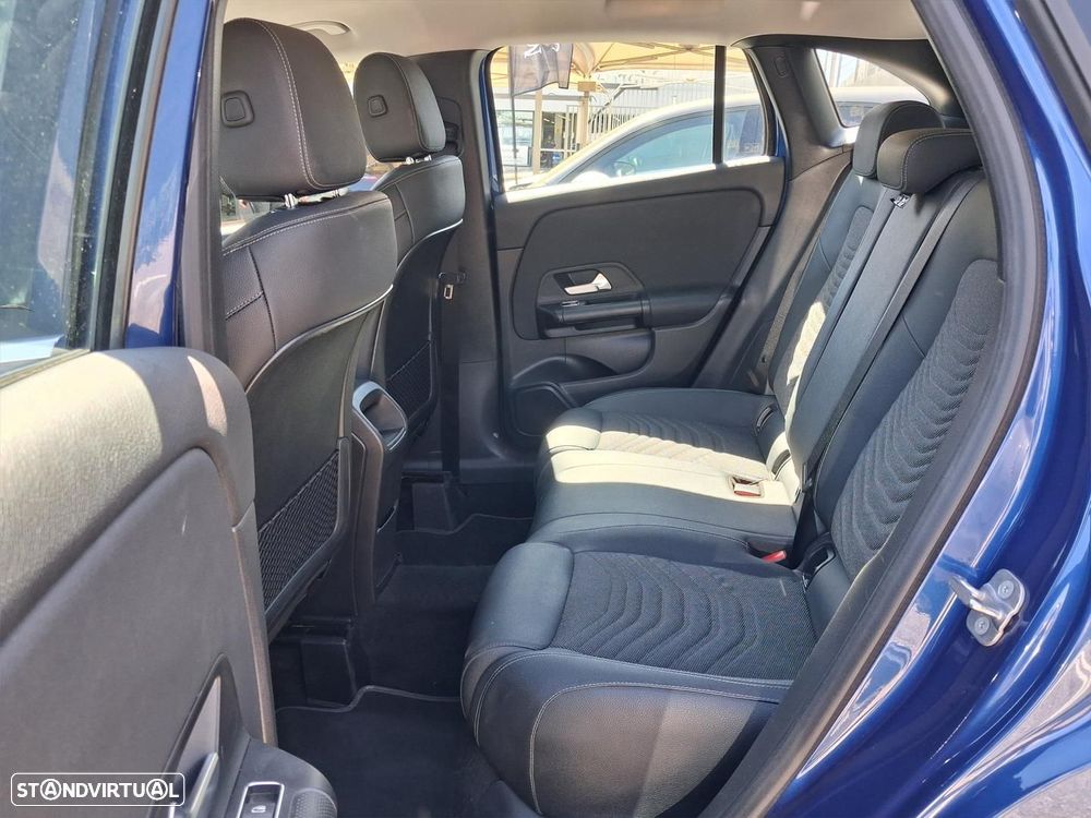 Mercedes-Benz GLA 180 d Progressive - 11