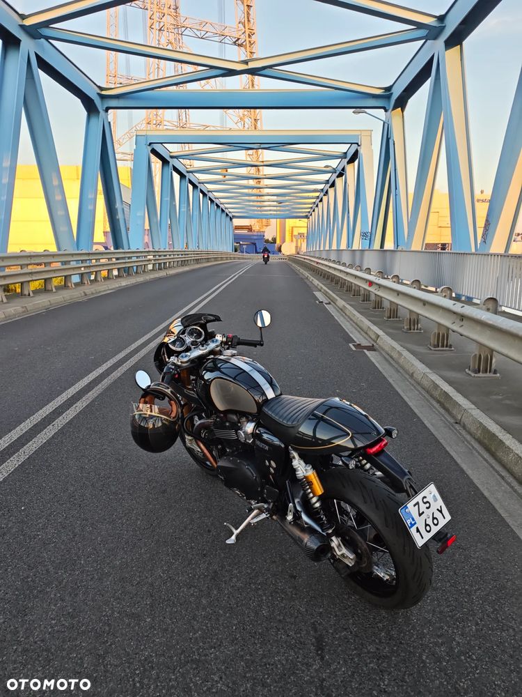 Triumph Thruxton - 12