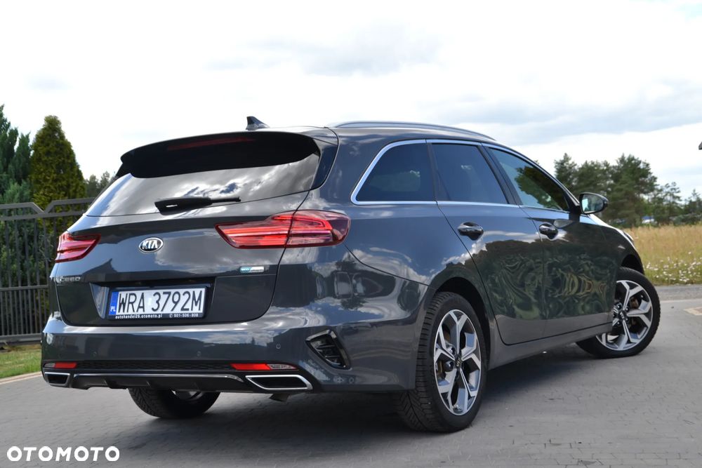 Kia Ceed 1.6 GDI DCT OPF Platinum - 32