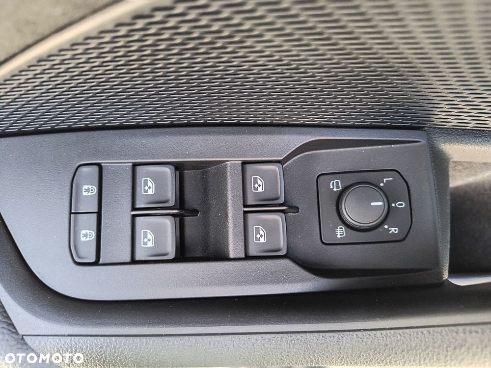 Skoda Octavia 1.5 TSI mHEV Selection DSG - 25