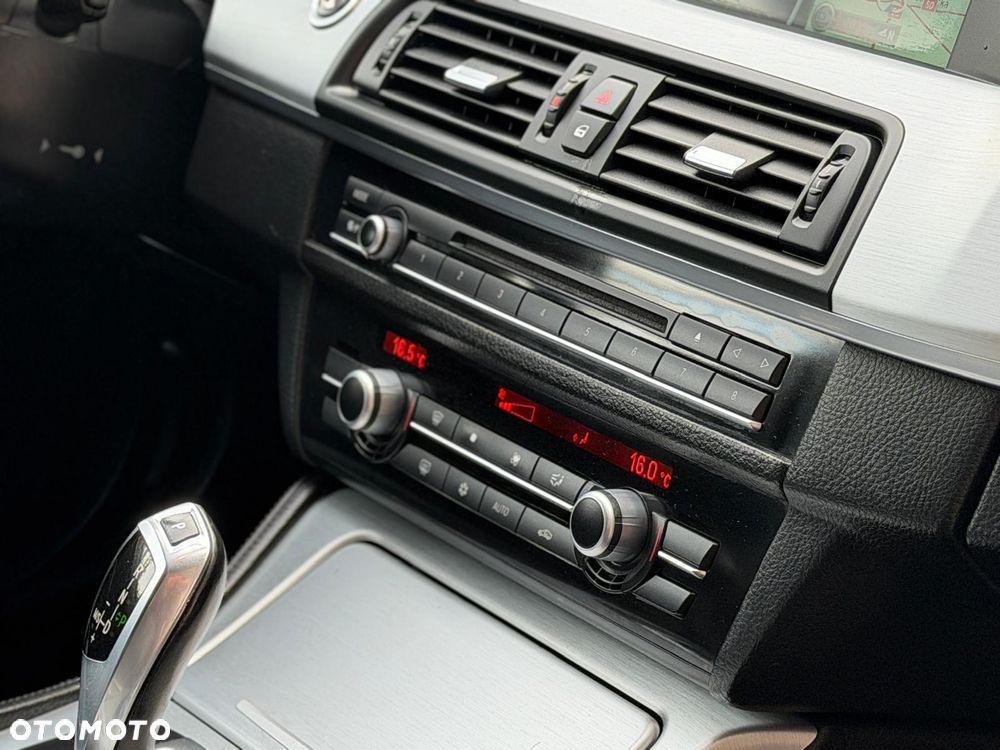 BMW Seria 5 520d BluePerformance - 33