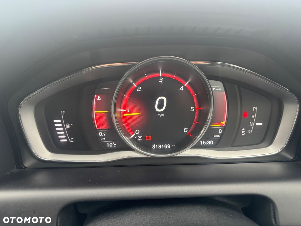 Volvo XC 60 D4 R-Design - 10