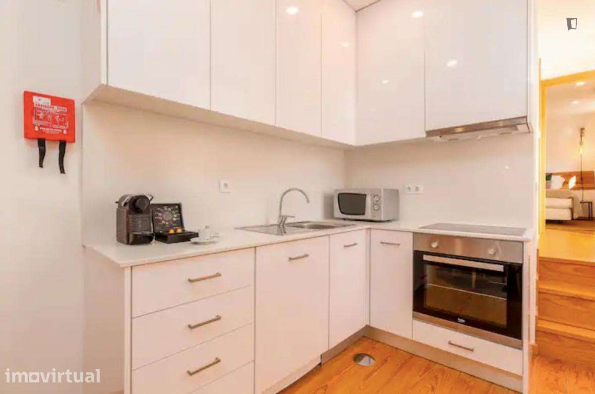 Apartamento com 2 quartos - localizado em Santo Ildefonso Porto - Grande imagem: 2/12