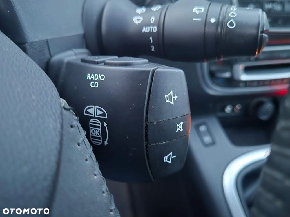 Renault Grand Scenic - 22