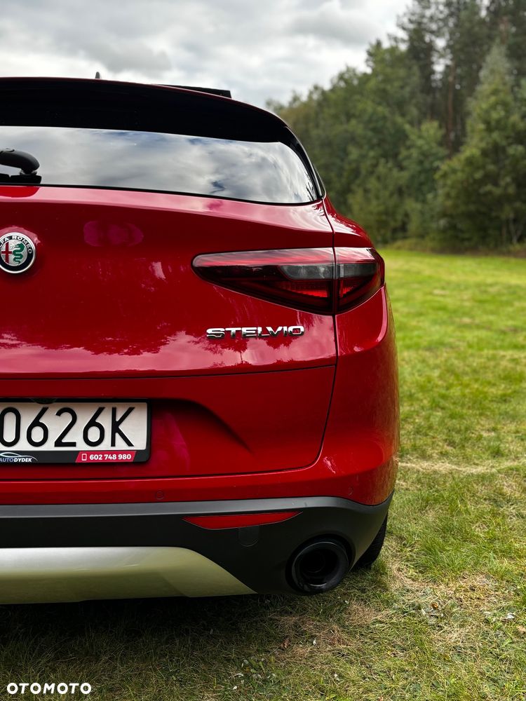 Alfa Romeo Stelvio 2.0 Turbo 16V AT8-Q4 Ti - 9